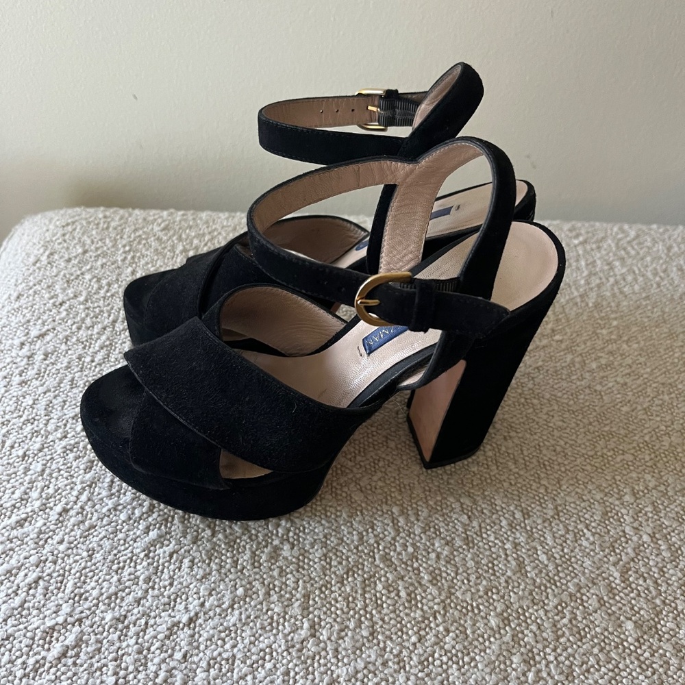 STUART Weitzman, black suede platform sandals - Picture 5 of 7